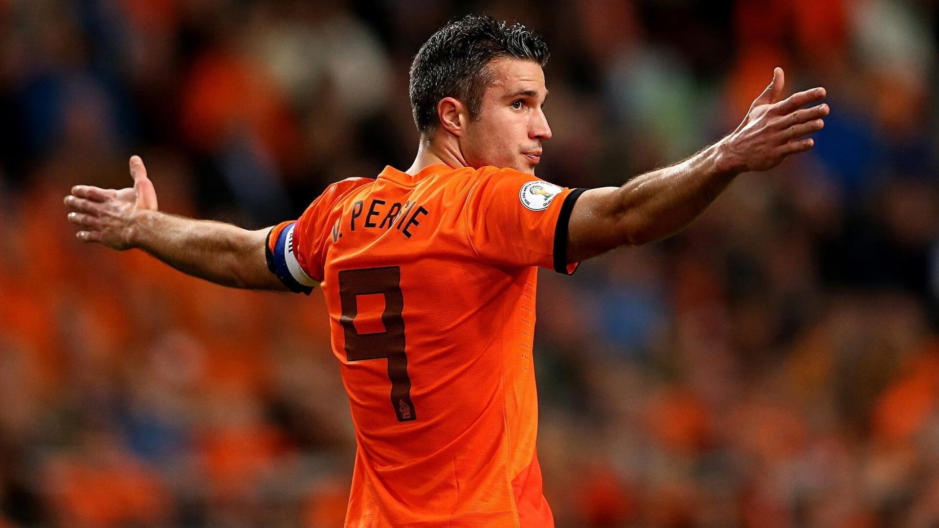 赛场突发大暴雨，比赛瞬间变天，比赛当天下雨